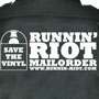 RUNNIN RIOT Save the Vinyl shirt / Camisa Negra 2